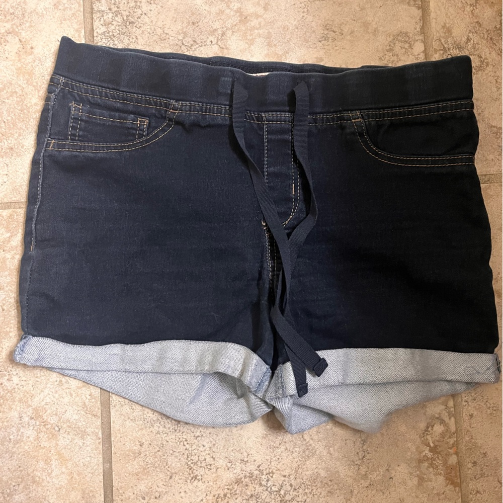 I believe the shorts are from Walmart